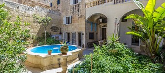 Mdina • Casa Tesoriere • 500 Y.O. Noble Palazzo • Stay in Silent Walled City