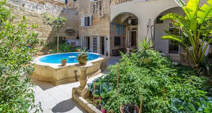 Mdina • Casa Tesoriere • 500 Y.O. Noble Palazzo • Stay in Silent Walled City