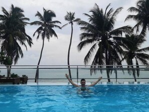 Pool - Cool Beach Hotel #6 (Hikkaduwa)