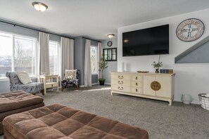 Smart TV, table tennis