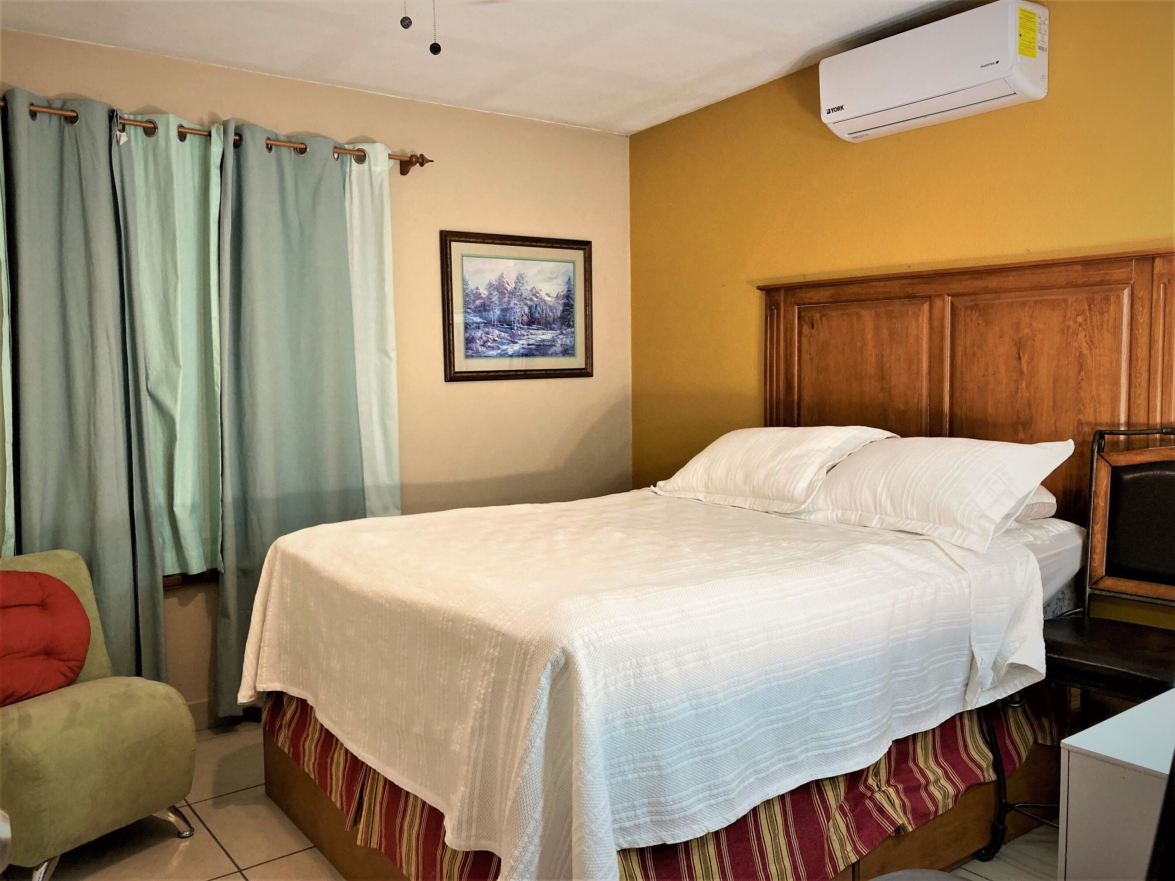 2 bedrooms, WiFi, bed sheets, wheelchair access