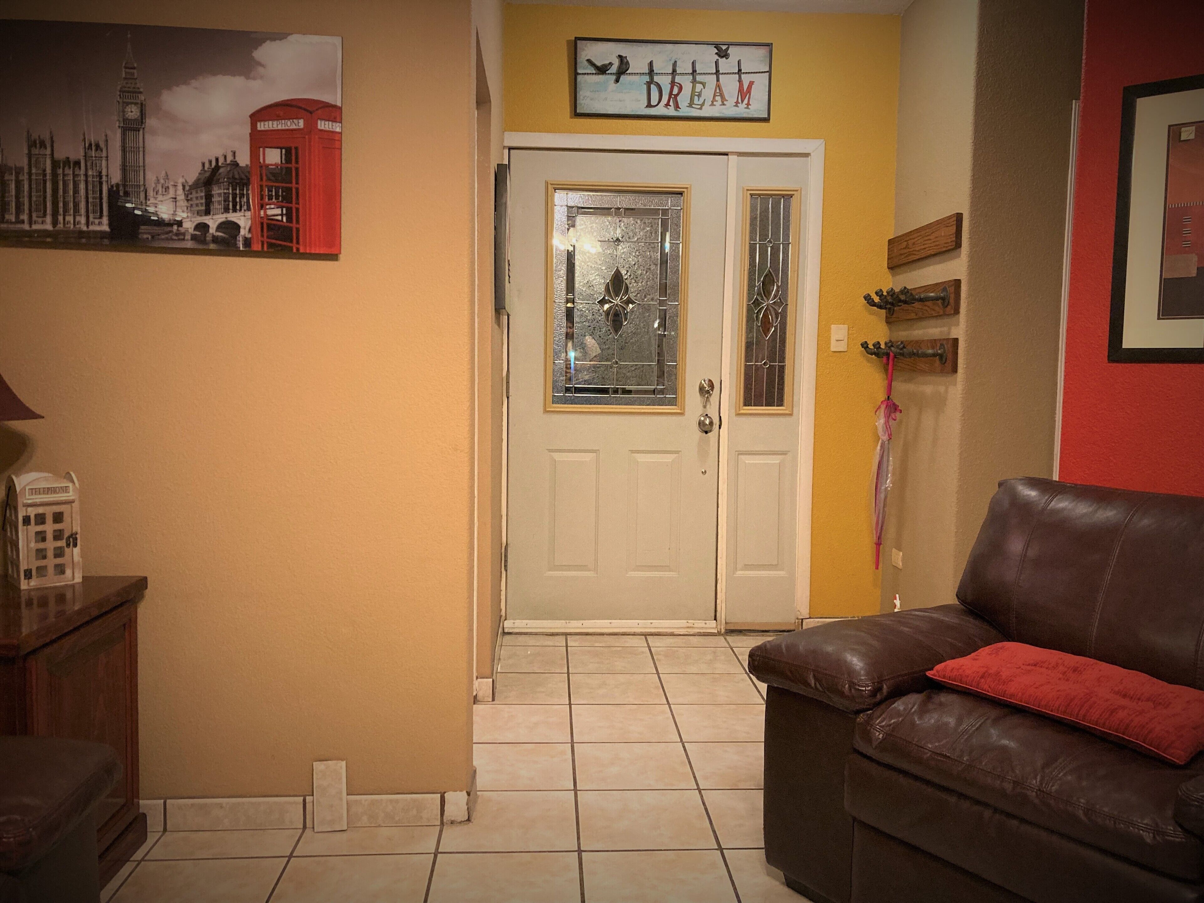 Big Cozy House In Gated Community Behind The American Consulate, 10-minute Walk. - El Paso, TX