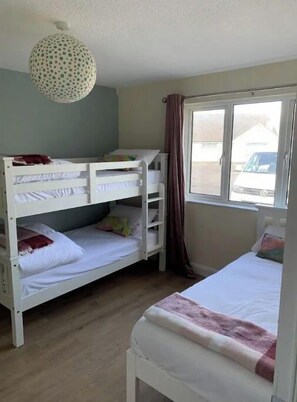 3 chambres, Wi-Fi, literie fournie