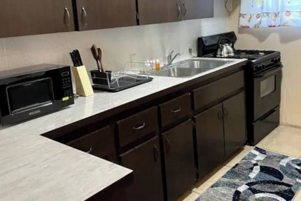 Microwave, oven, stovetop, coffee/tea maker