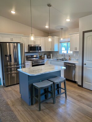 Microwave, oven, stovetop, dishwasher