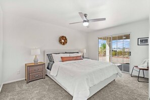 3 habitaciones, tabla de planchar con plancha, wifi y ropa de cama