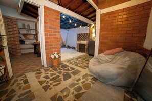 Exclusive Apartment, 1 Queen Bed | Living area | Smart TV, heated floors - Viveka Experience (Medellín)