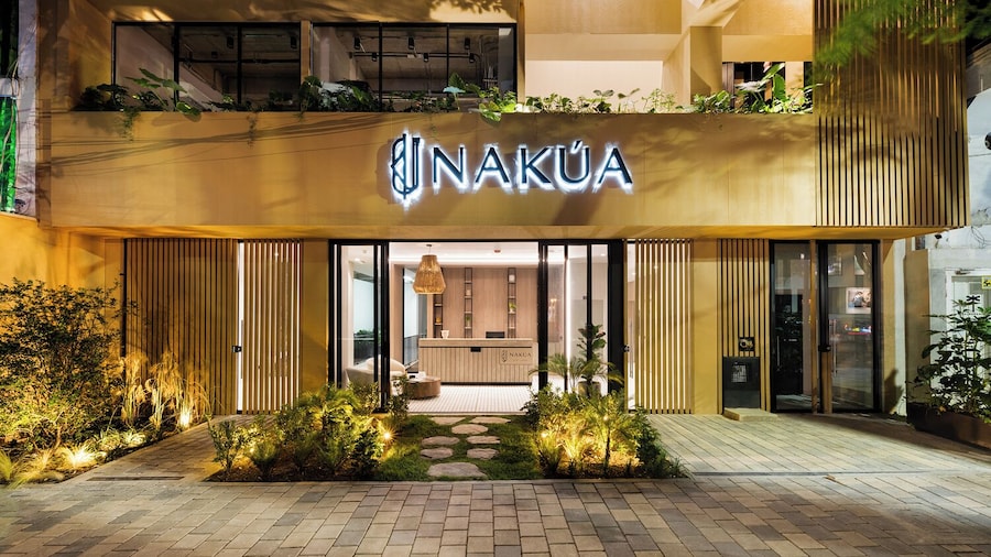 NakĂșa Stay + Work