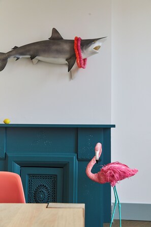 Interior - Aloha 2.0 - Yellow Bedroom (Chicago)