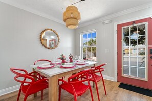 Dining - PCB 5-Min Walk to Beach · Heated Pool · Sleeps 11 (Panama City)