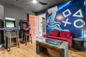 Spielezimmer