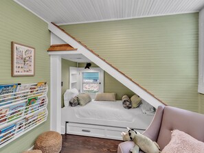 5 bedrooms, iron/ironing board, travel crib, free WiFi
