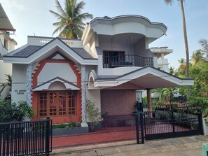 Exterior - Pet-Friendly Comfy Villa Homestay in Mangalore City. (Mangaluru)