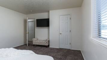 3 soverom, strykejern/-brett, wi-fi (inkludert) og sengetøy