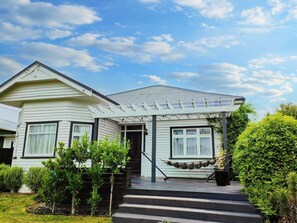 Exterior - Beautiful Villa in Woolston - 5 minutes from new One NZ stadium! (Christchurch)