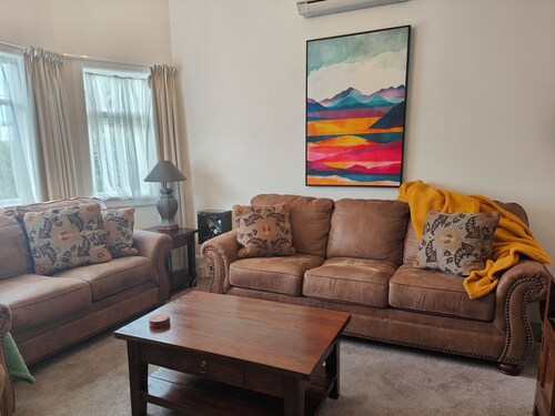 Beautiful Villa in Woolston - 5 minutes from new One NZ stadium!