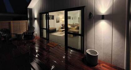 Beautiful Home w/Parking | 5 mins to One NZ Stadium