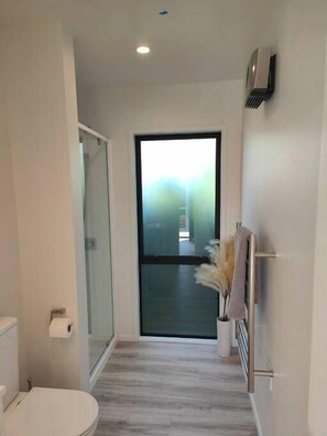 Hårføner og håndklær