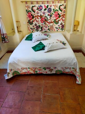 1 chambre, fer et planche à repasser, Wi-Fi gratuit, draps fournis