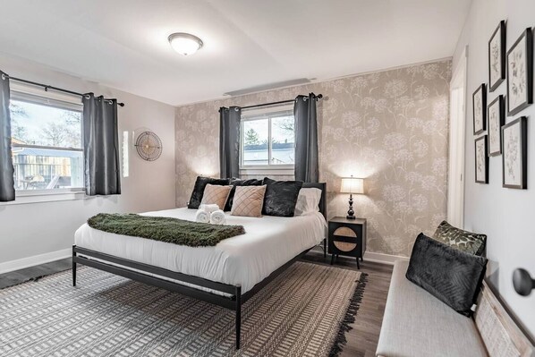 3 bedrooms, desk, iron/ironing board, travel cot