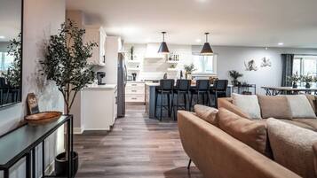 Smart TV, fireplace, ping pong