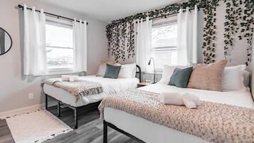 3 bedrooms, desk, iron/ironing board, travel crib