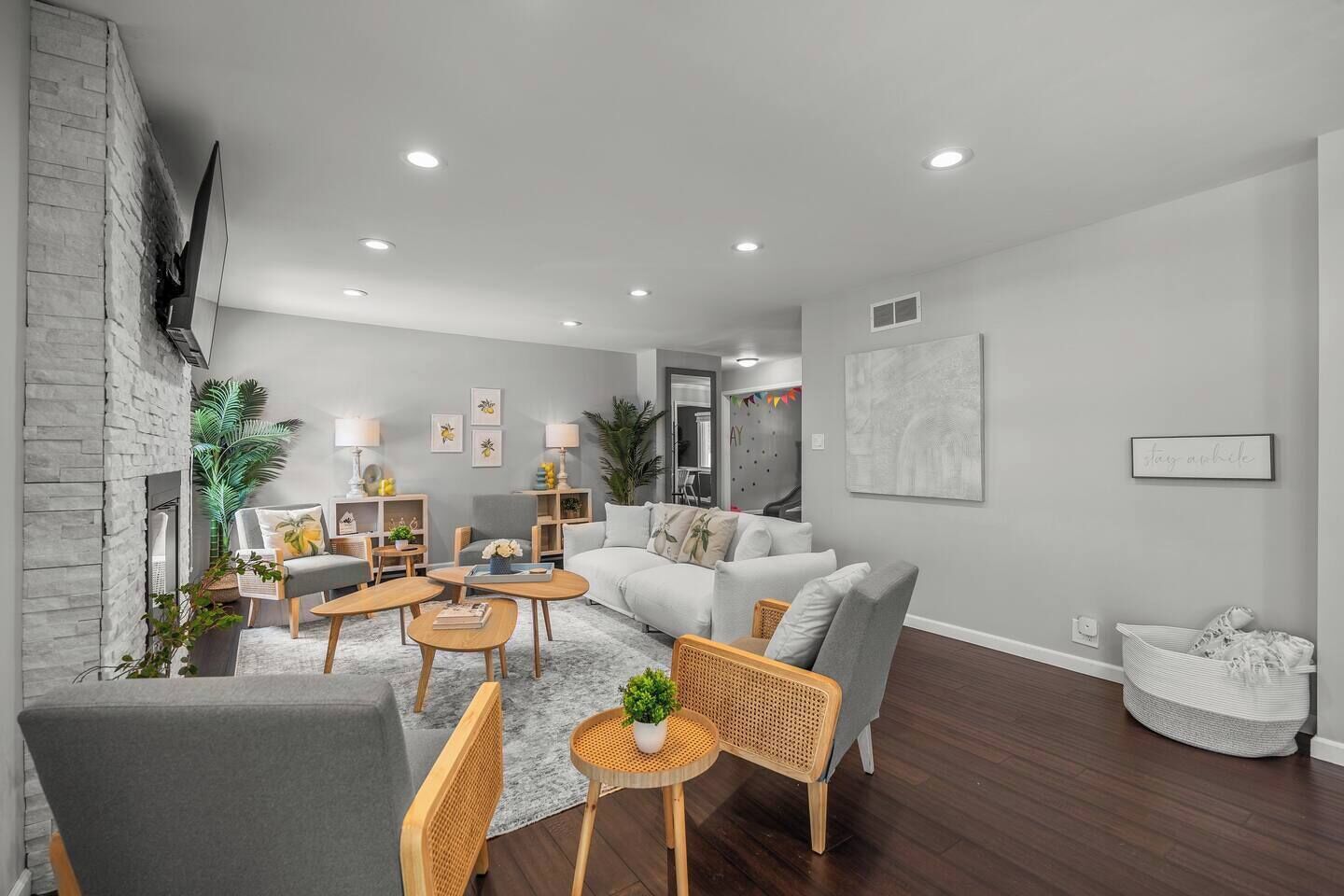 Una Smart TV, un futbolín