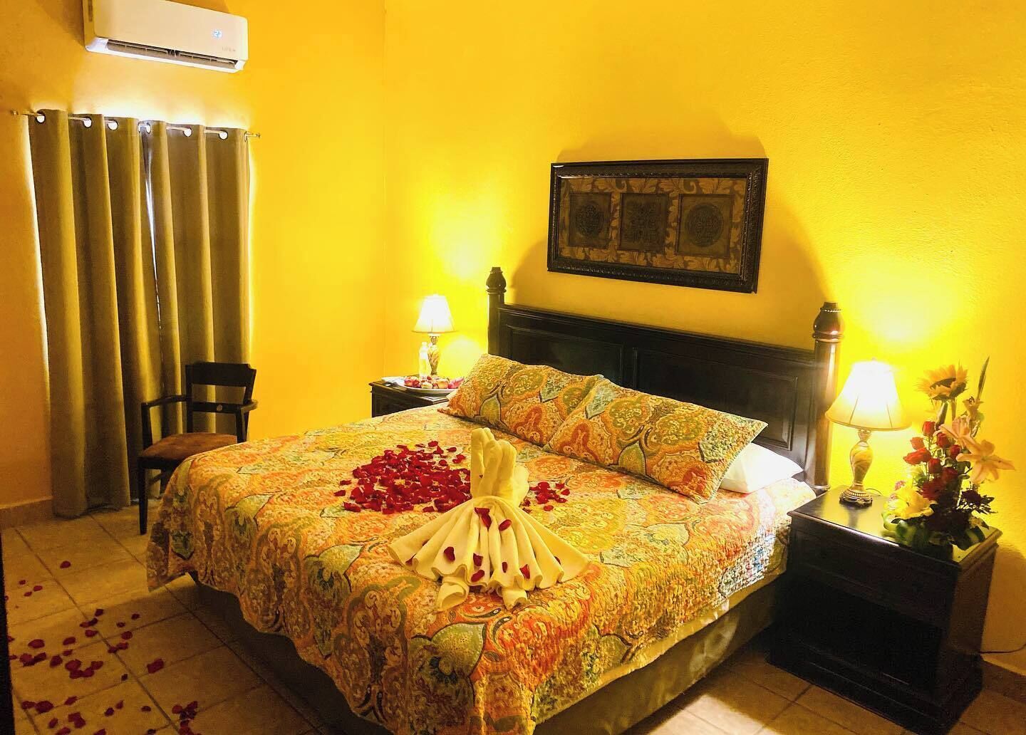 Habitación individual romántica | Cortinas blackout, tabla de planchar con plancha y wifi gratis 