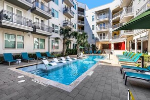 Pool - The Bindel, East Austin, Highly Walkable + Pets Welcome! (Austin)