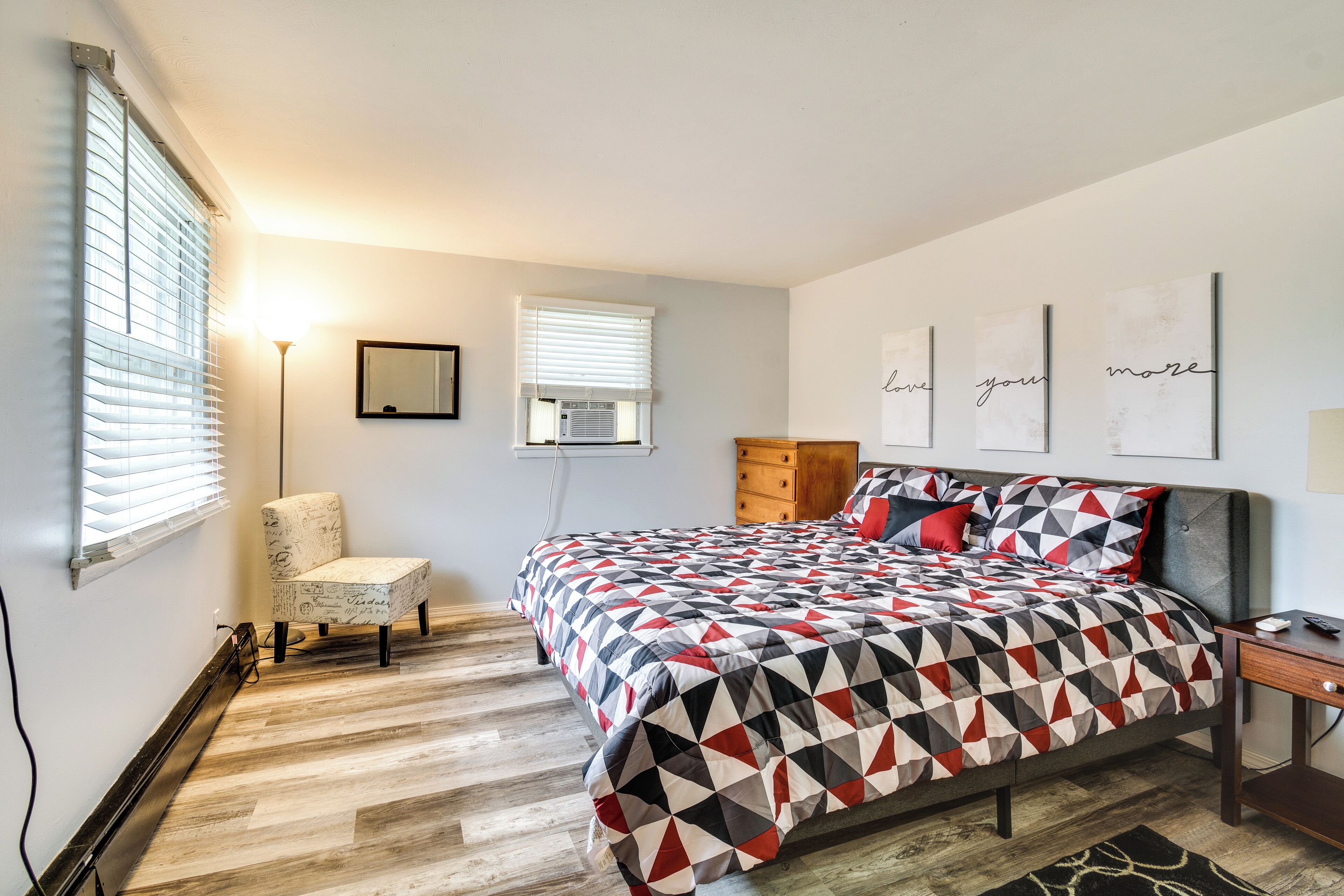 2 bedrooms, iron/ironing board, Internet, bed sheets