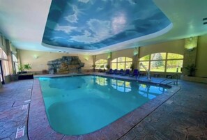 Piscina coperta, una piscina riscaldata