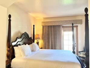 2 bedrooms, desk, free WiFi, bed sheets
