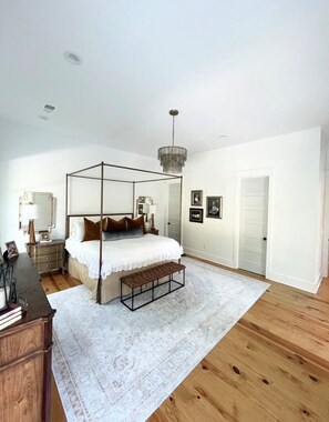 5 bedrooms, WiFi, bed sheets