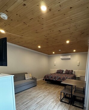 ห้องดีลักซ์ | Wi-Fi ฟรี, ผ้าปูที่นอน