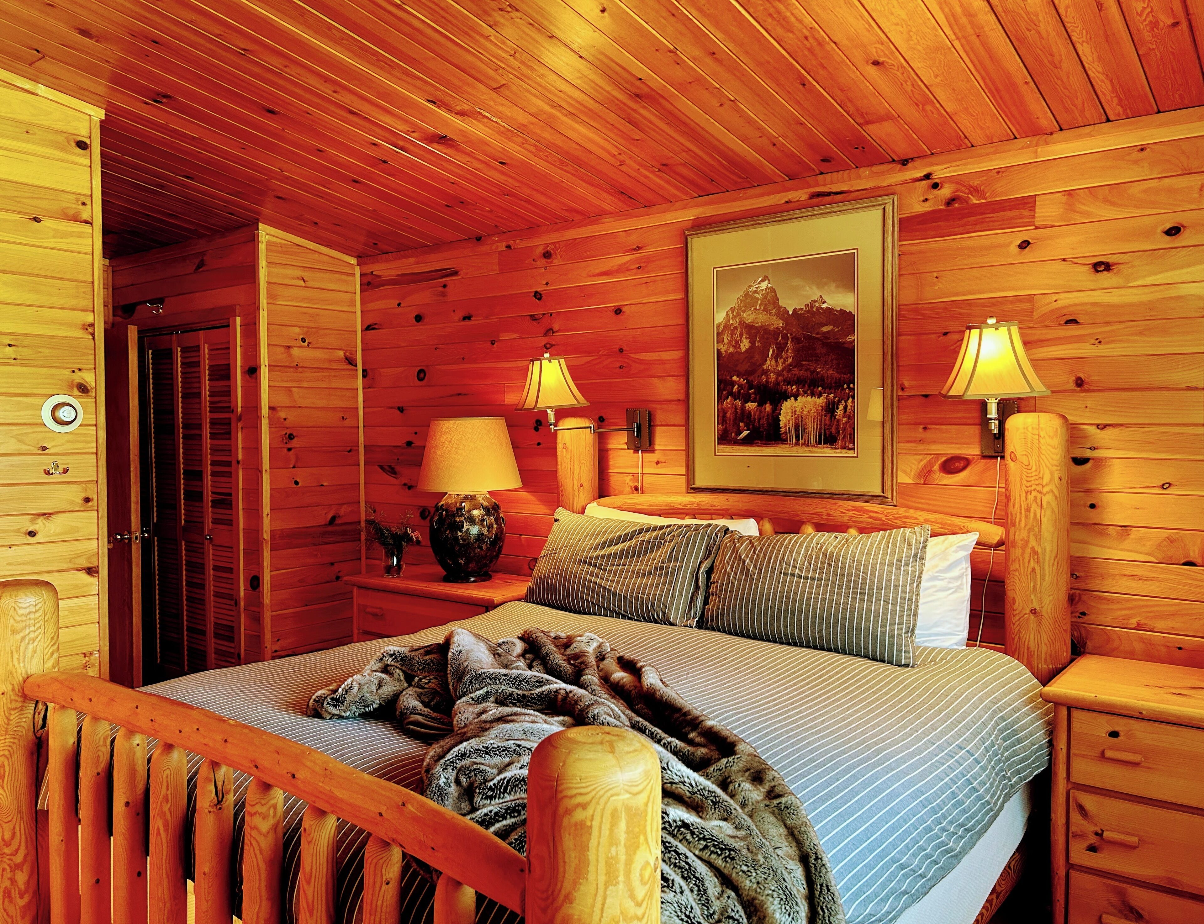 Premium Room | Egyptian cotton sheets, premium bedding, down duvets, memory-foam beds