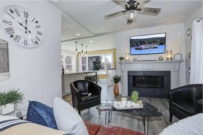 智能電視、壁爐