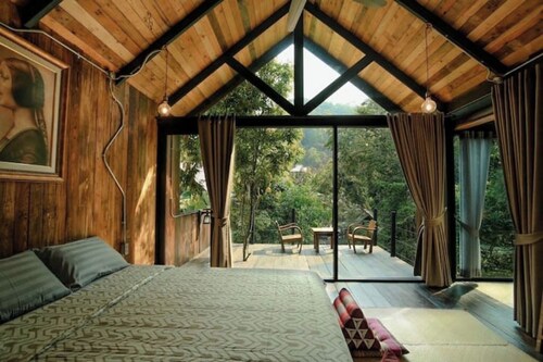 Wilderness Treehouse Above a Stunning Waterfall