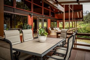 屋外ダイニングエリア