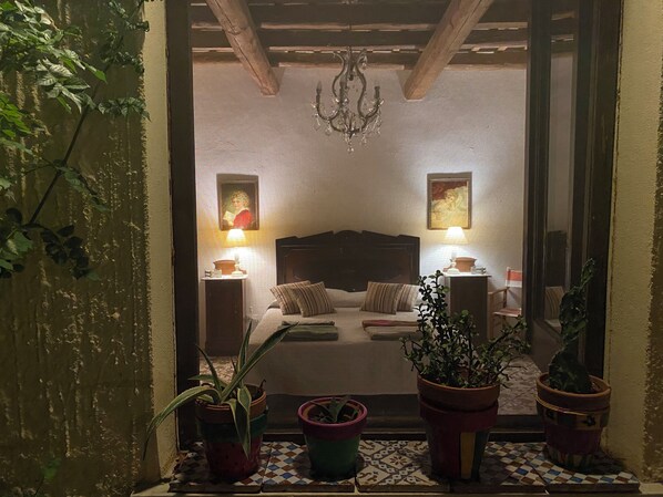 2 bedrooms, iron/ironing board, free WiFi, bed sheets - Renovated farmhouse nestled in the Sicilian countryside a few kilometers from the sea. (Custonaci)