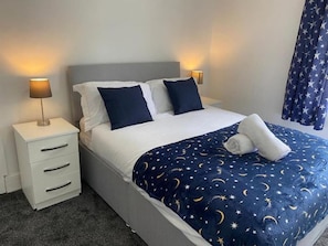 4 Schlafzimmer, Bügeleisen/Bügelbrett, WLAN, Bettwäsche