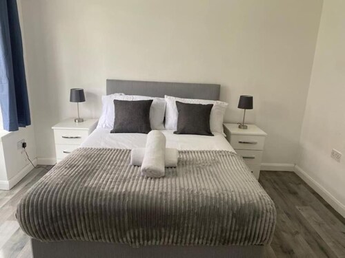 4 BRH for Large Group Birmingham