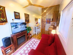 Panoramic Villa, 1 Queen Bed, Kitchen, Beach View | Living area