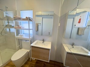 Panoramic Villa, 1 Queen Bed, Kitchen, Beach View | Bathroom | Shower, free toiletries, hair dryer, bidet