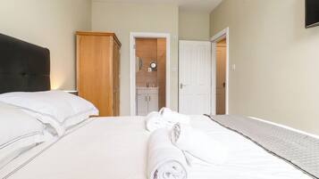 3 habitaciones, decoración personalizada y muebles diferentes