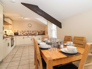 Dining - Wansfell Loft (Ambleside)