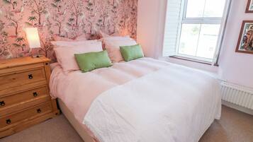 5 bedrooms, individually decorated, individually furnished, free WiFi