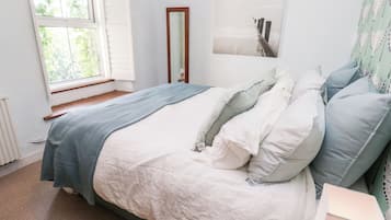 5 bedrooms, individually decorated, individually furnished, free WiFi