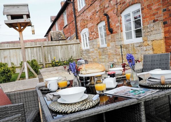 Cottage | Outdoor dining