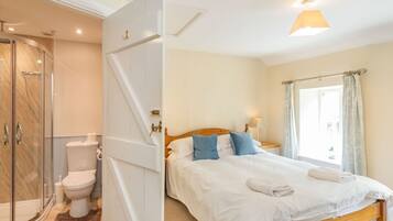 5 bedrooms, individually decorated, individually furnished, free WiFi