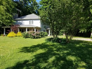 Exterior - The Lodge at Thunder Sound Studios (Franklin)